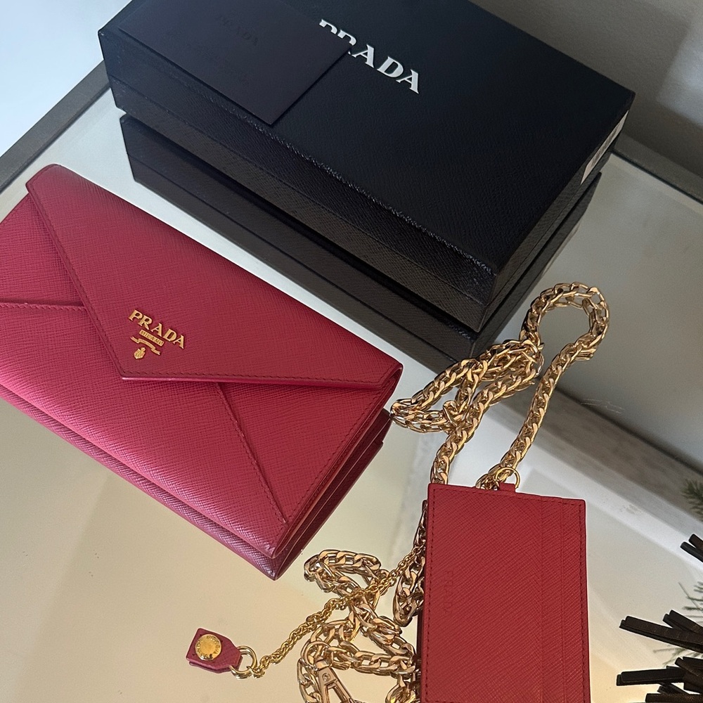 Prada 💕Magenta Envelope Wallet / Clutch with Gold Hardware - like new!! - Picture 9 of 15